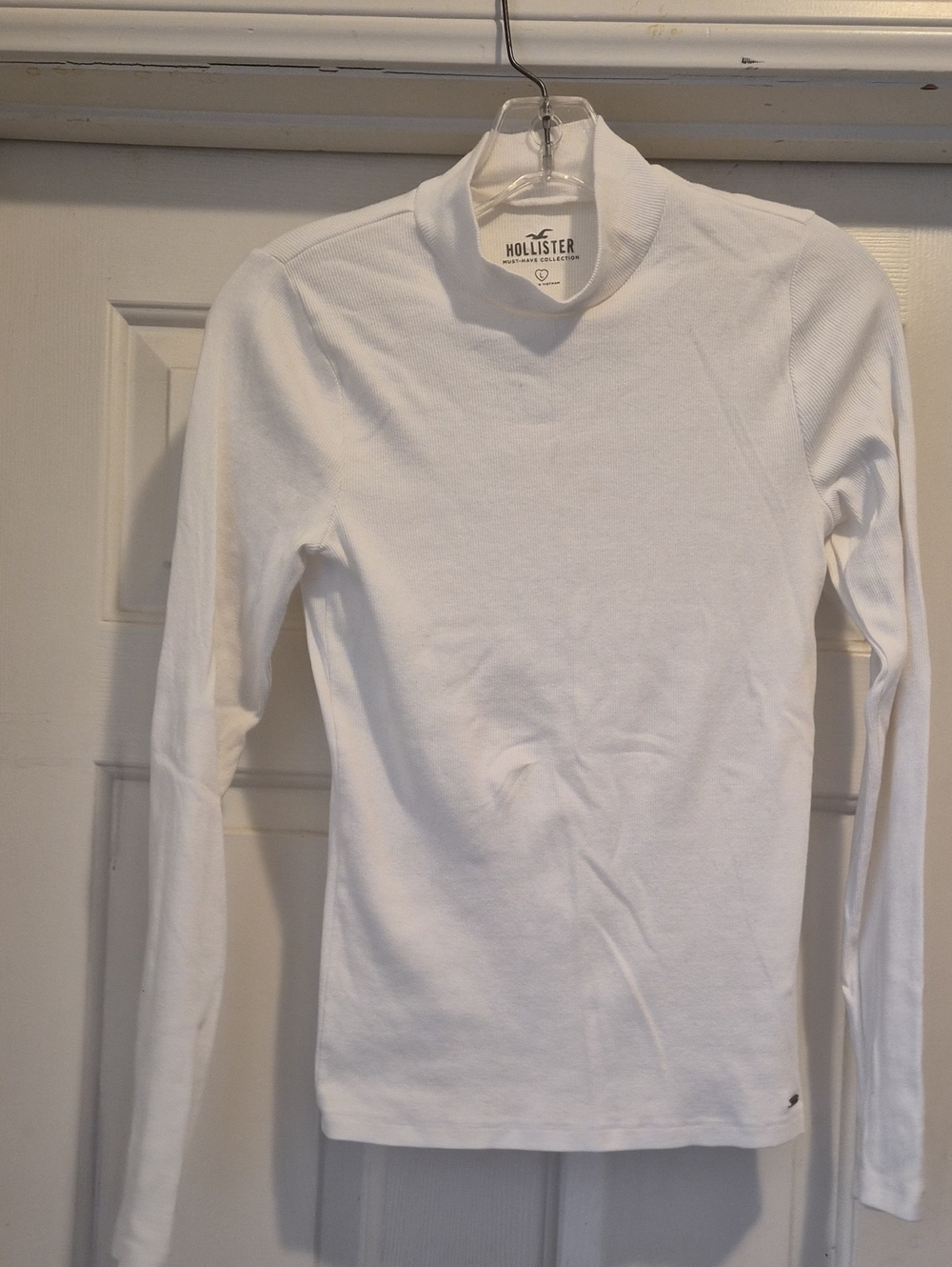 Hollister White Long Sleeve Mock Neck Tee